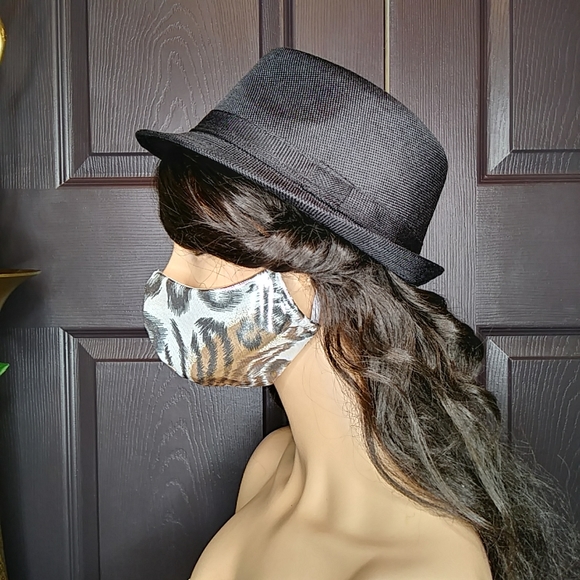 Tiger Face Mask - Picture 3 of 5